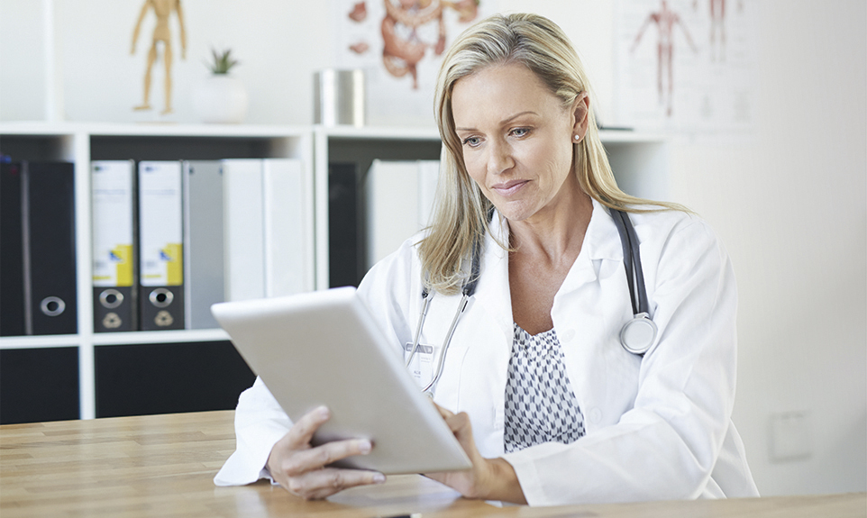 Femme_Medecin- GVM020PQJ_962x575