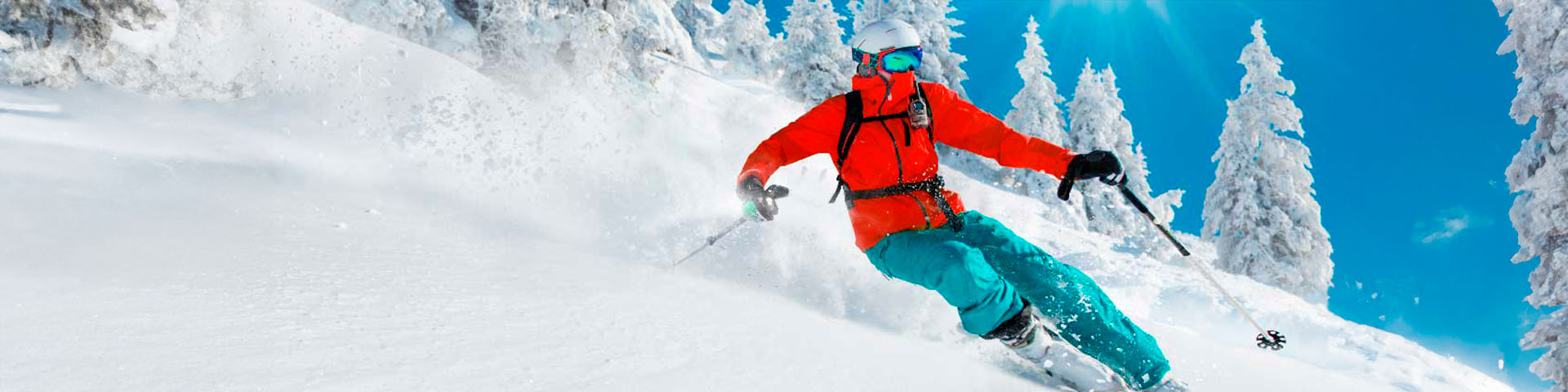 Un skieur en hors piste