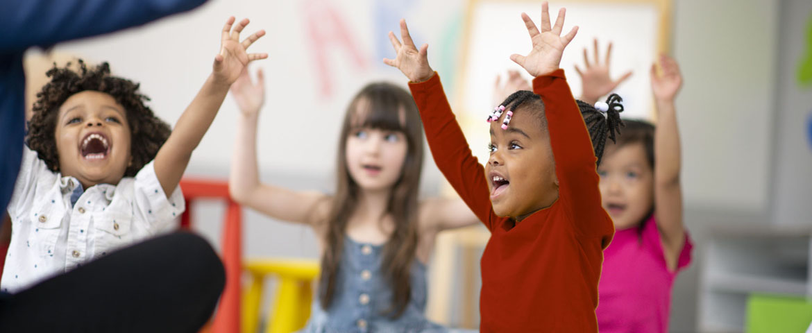 des enfants à la crèche 