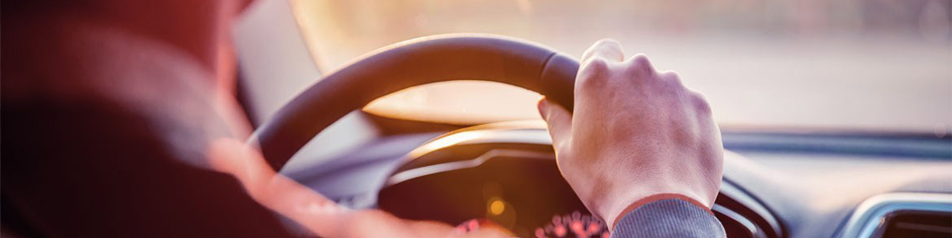 Un homme au volant