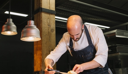 un chef d'un restaurant