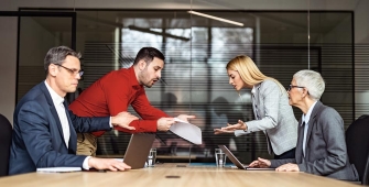 Des entreprises gèrent un Litige commercial