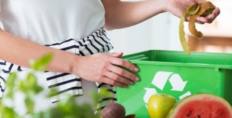 Réduire ses déchets. Poubelle de tri sélectif