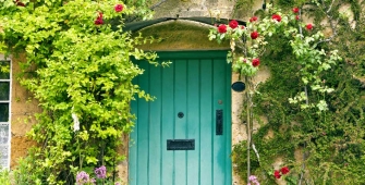 Une porte de maison