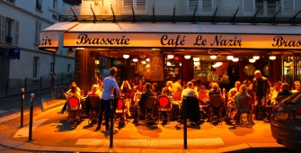 Une terrasse de bar
