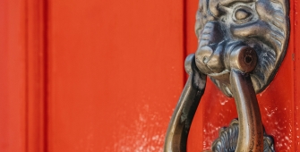 porte d'une maison