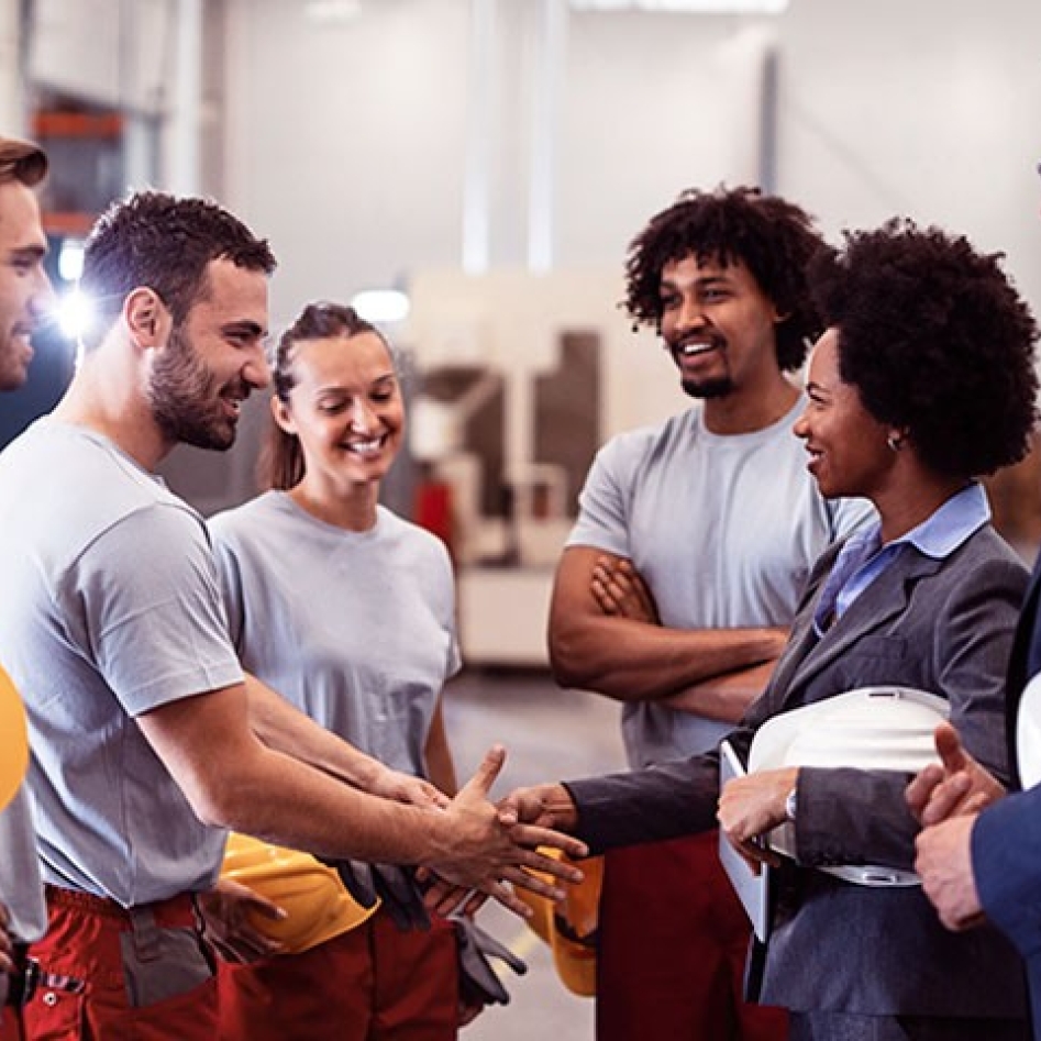 Des collaborateurs sur un chantier